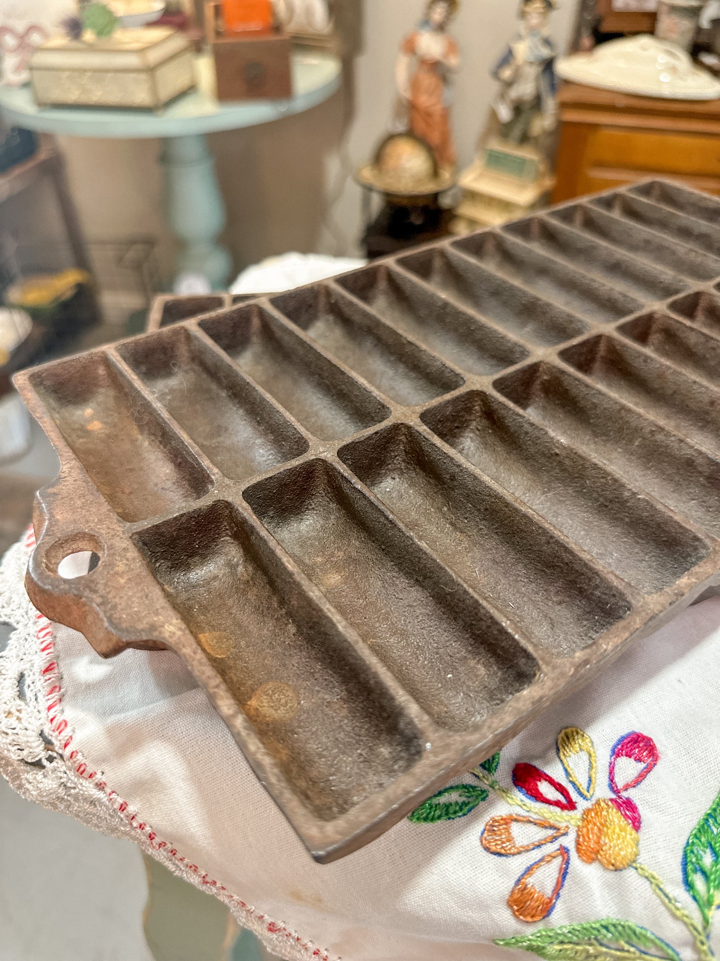 RARE Antique Cast Iron Bread Pan