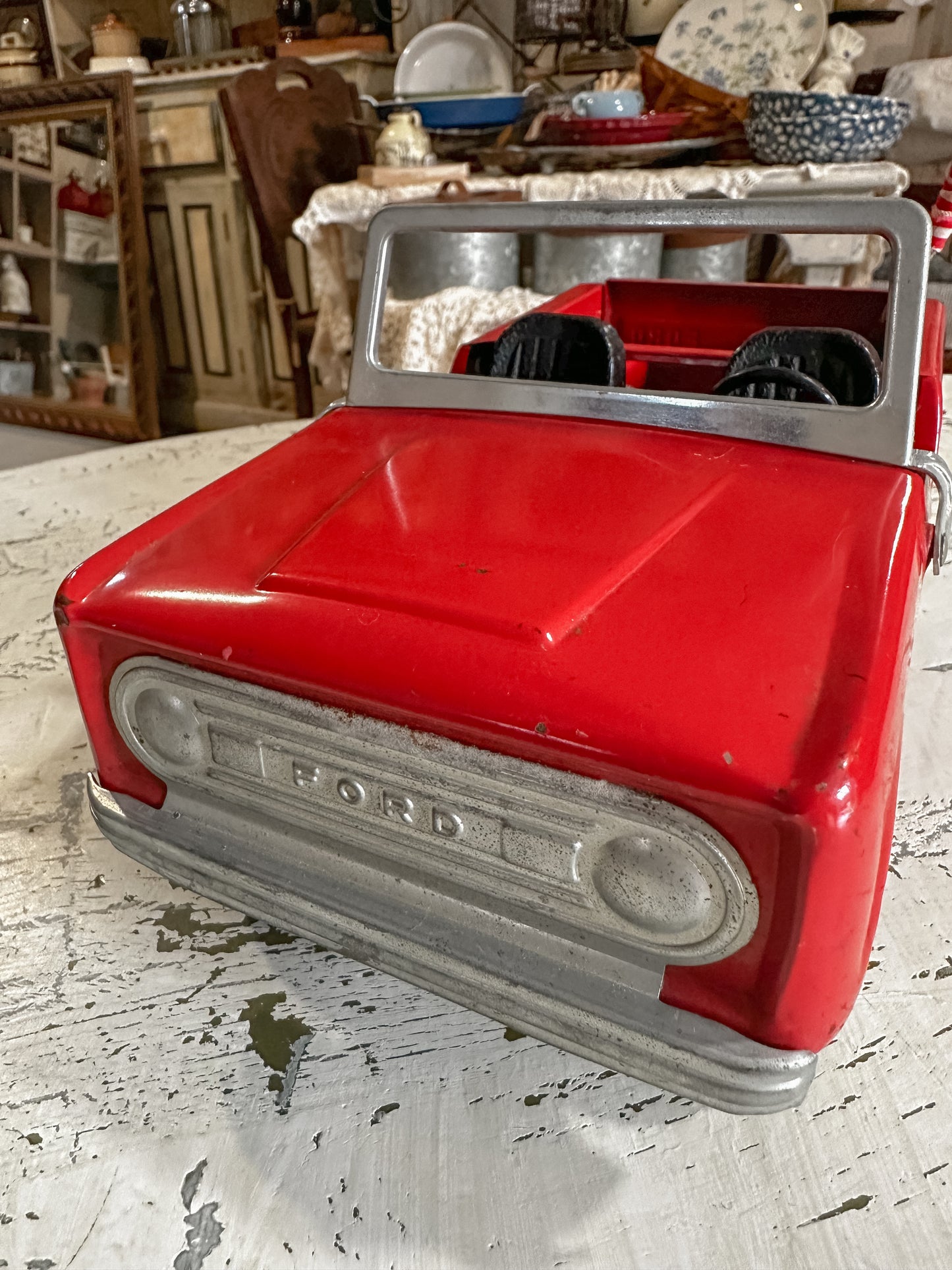 Amazing Vintage 1960's Nylint Ford Bronco pressed steel truck.