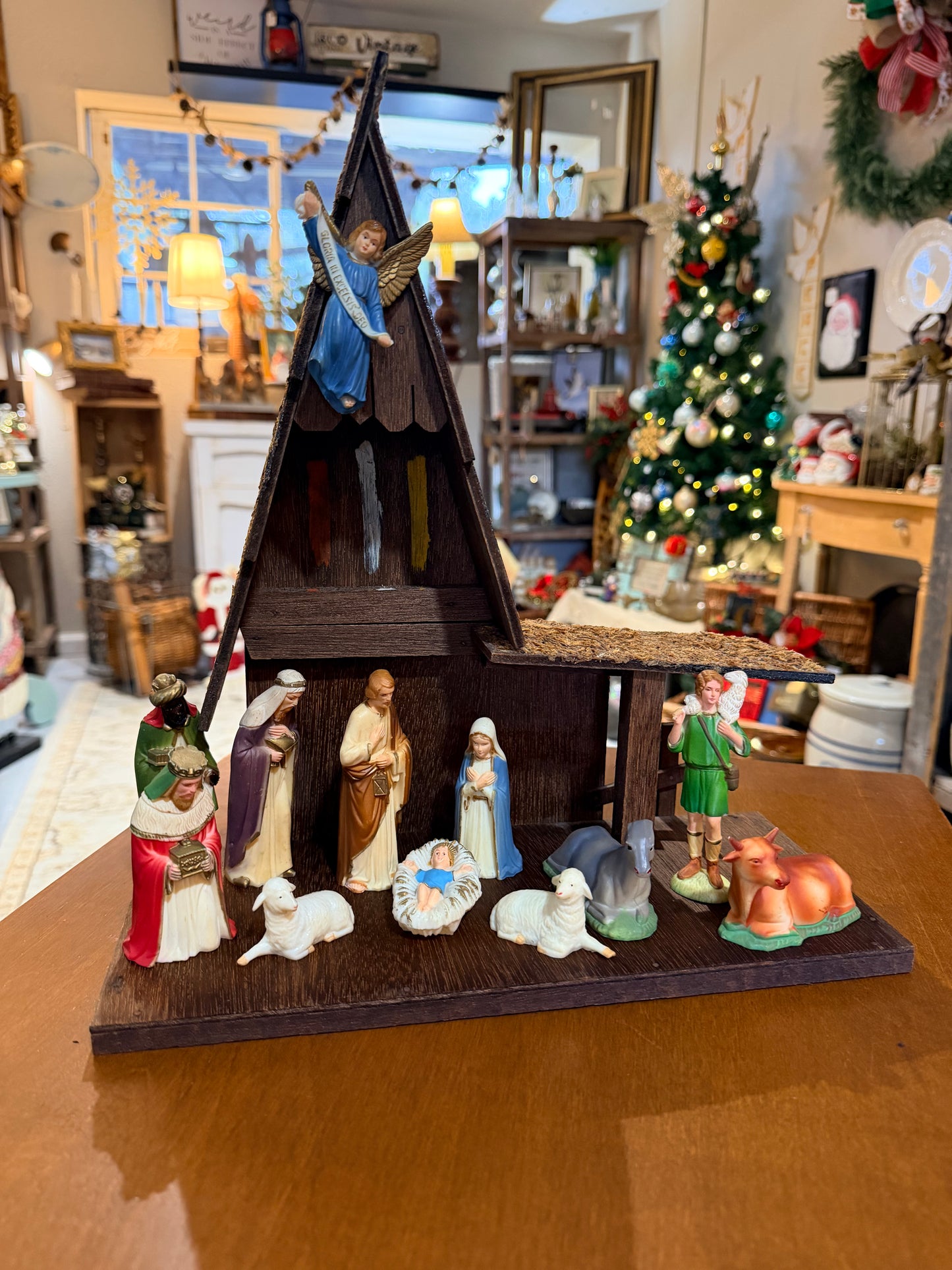 RARE 1960’s MCM Nativity w/original Manger in excellent condition