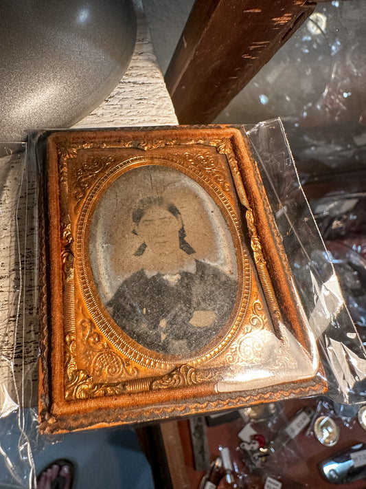 Antique 1800’s Gold Plate Daguerreotype Photograph Portrait set of 2 (wallet size in case)