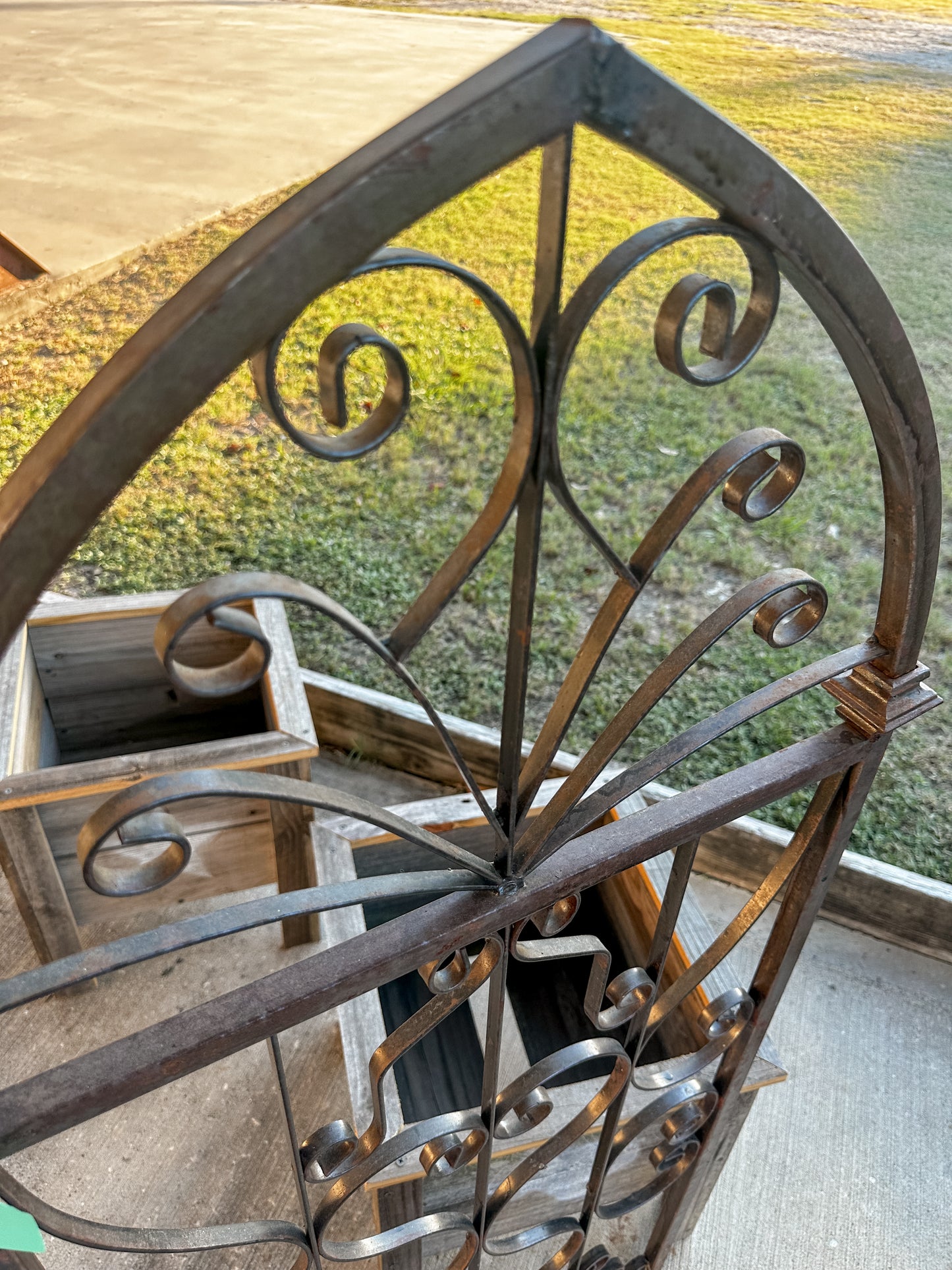 Large Metal Arches (priced individually)