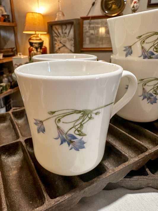 Darling Set of 4 Vintage Corelle Mugs