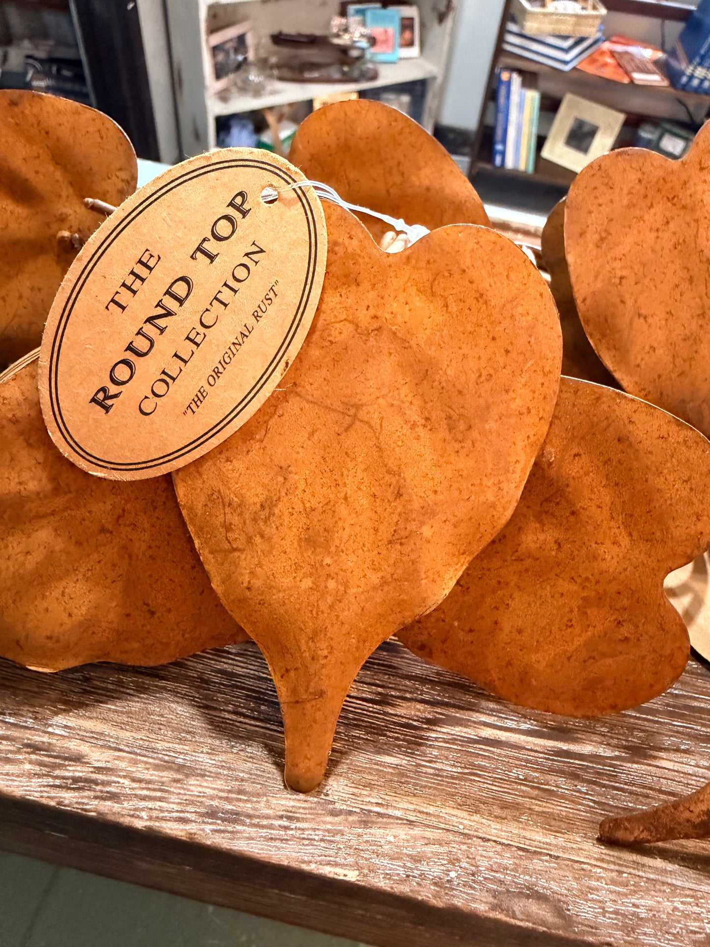 Round Top Collection Rusted Ivy Leaf (Priced Individually) Great for Styling!