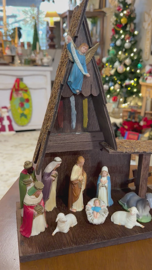 RARE 1960’s MCM Nativity w/original Manger in excellent condition
